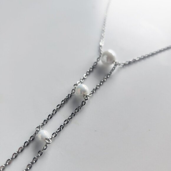 Unique elegant long pearl necklace with a small silver chain - Picture 9 of 11